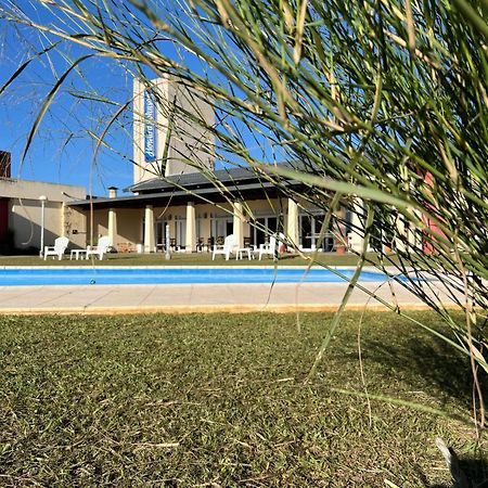 Howard Johnson Inn Rosario De La Frontera Bagian luar foto