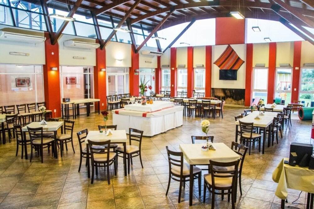 Howard Johnson Inn Rosario De La Frontera Bagian luar foto
