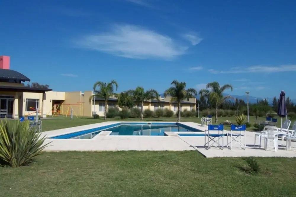 Howard Johnson Inn Rosario De La Frontera Bagian luar foto