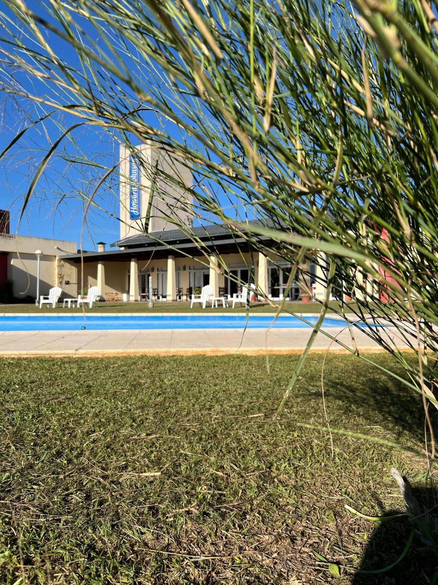Howard Johnson Inn Rosario De La Frontera Bagian luar foto