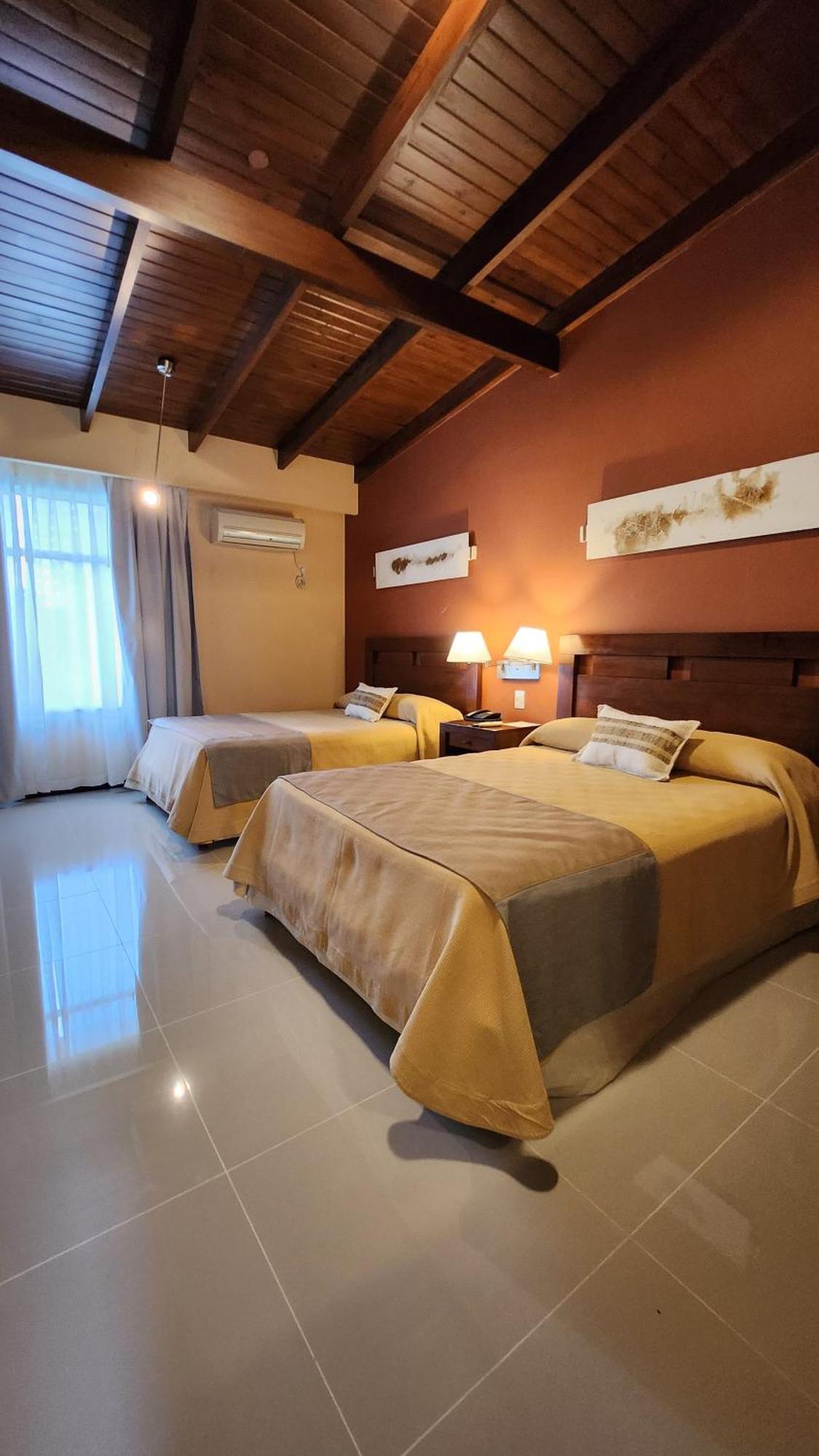 Howard Johnson Inn Rosario De La Frontera Bagian luar foto
