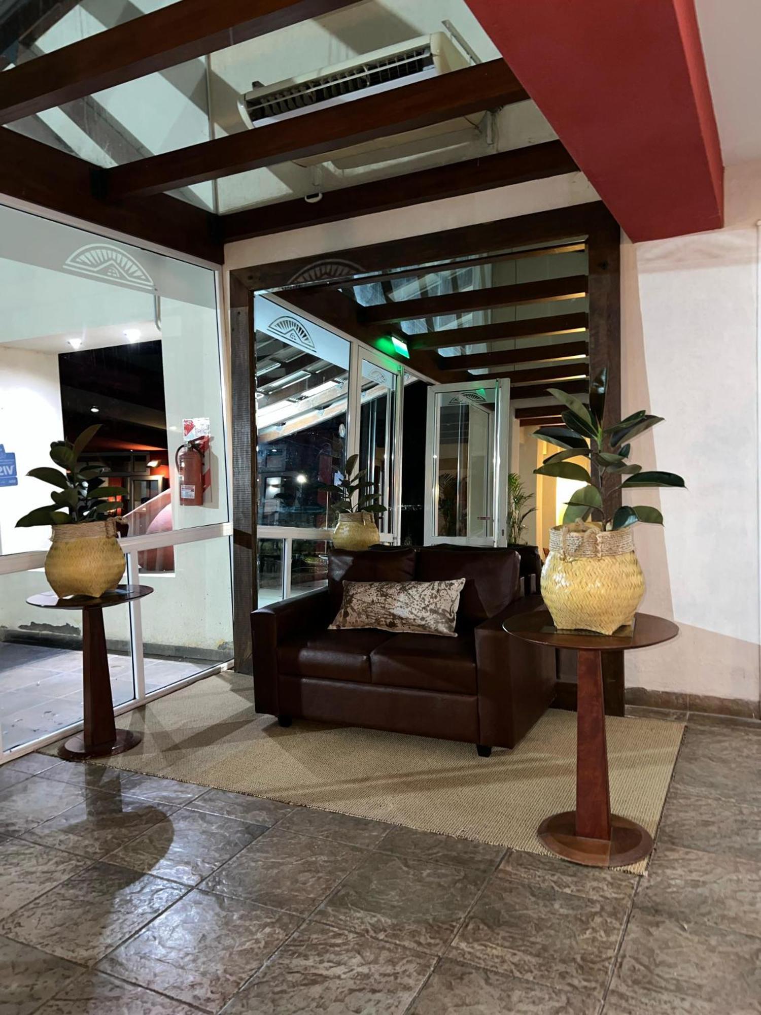 Howard Johnson Inn Rosario De La Frontera Bagian luar foto