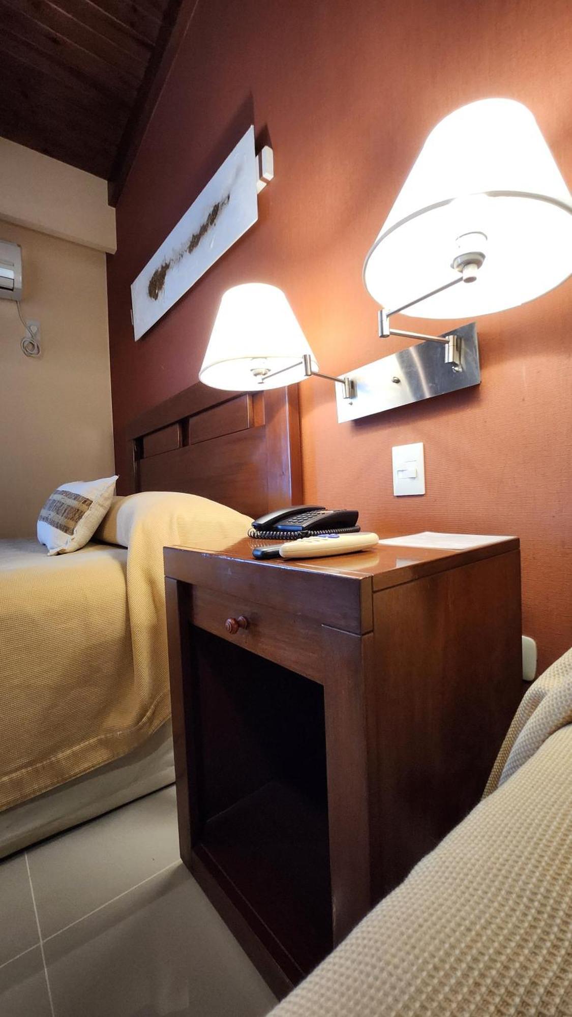 Howard Johnson Inn Rosario De La Frontera Bagian luar foto