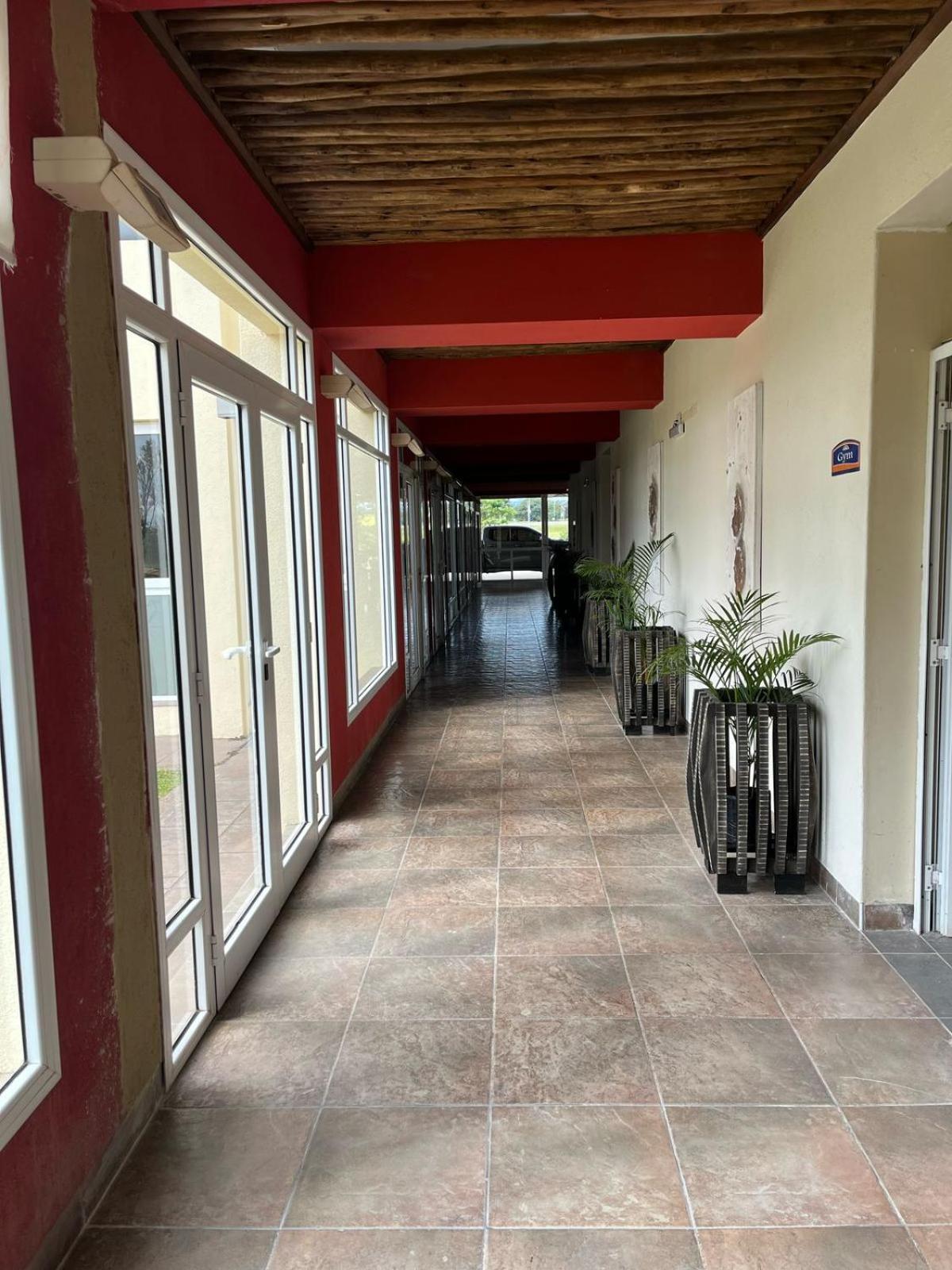Howard Johnson Inn Rosario De La Frontera Bagian luar foto