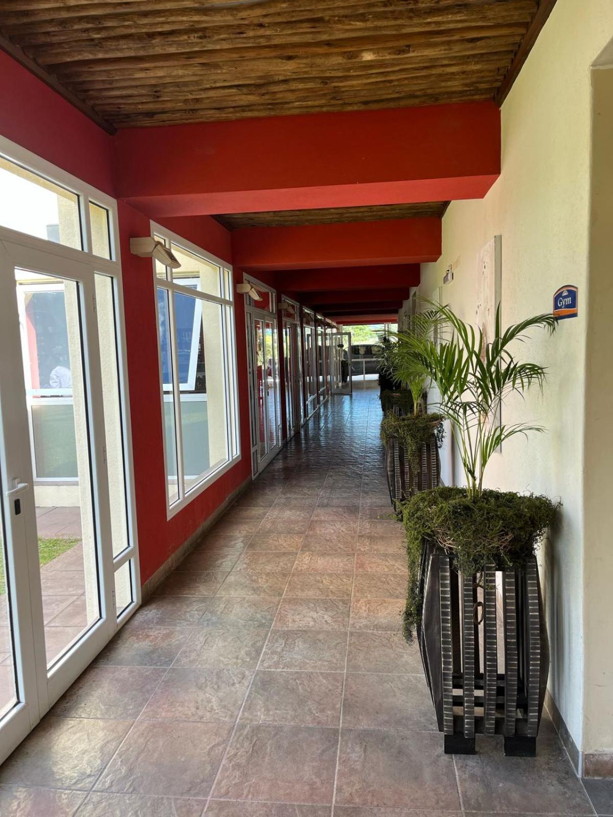 Howard Johnson Inn Rosario De La Frontera Bagian luar foto
